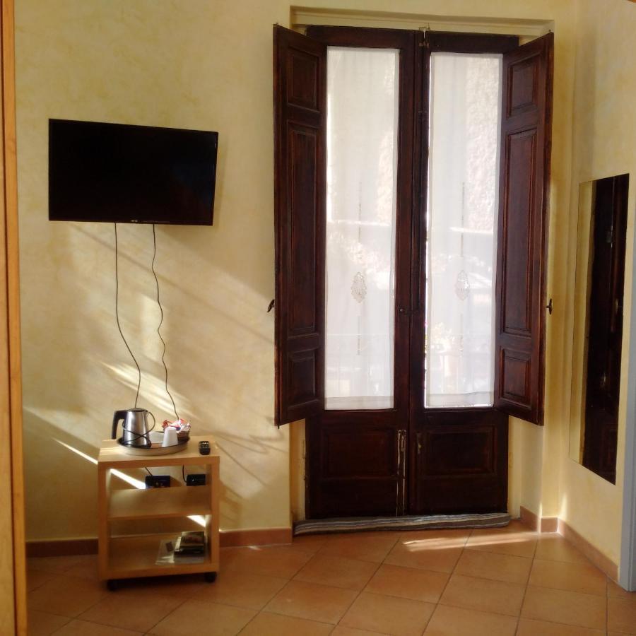 B&B L'Angolo Sulla Piazza Mirabella Imbaccari Eksteriør bilde