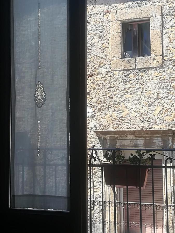 B&B L'Angolo Sulla Piazza Mirabella Imbaccari Eksteriør bilde